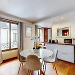 Avenue Montaigne - Prime Location Paris