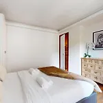Apartament Avenue Montaigne - Prime Location *