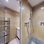 Avenue Montaigne - Prime Location Apartament