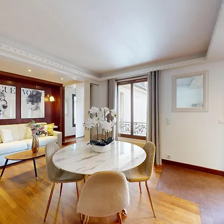 Avenue Montaigne - Prime Location *