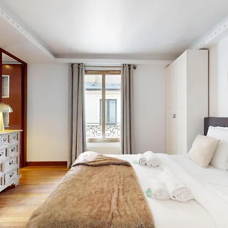 Avenue Montaigne - Prime Location アパート *