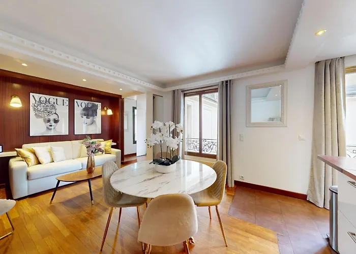 Avenue Montaigne - Prime Location *
