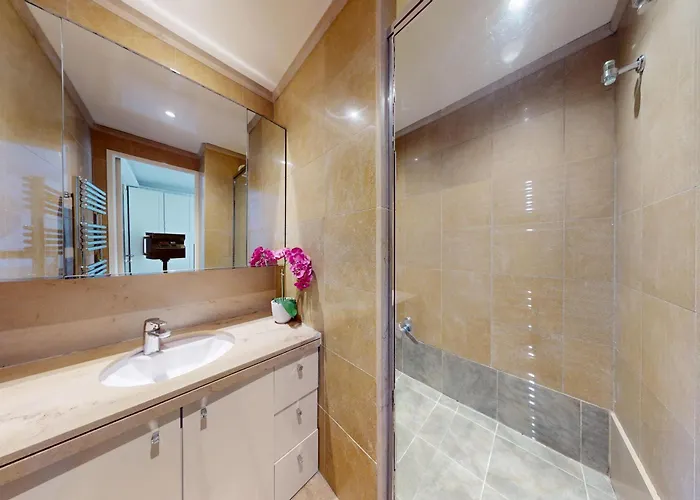 Avenue Montaigne - Prime Location París