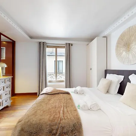 شقة Avenue Montaigne - Prime Location *