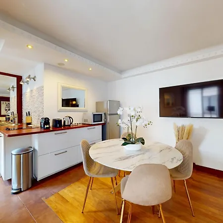 شقة Avenue Montaigne - Prime Location *