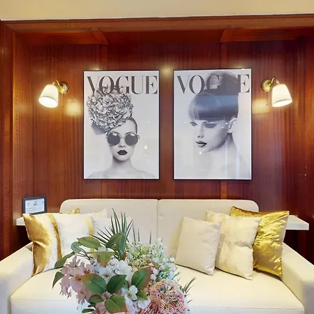 Avenue Montaigne - Prime Location شقة *