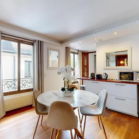 Avenue Montaigne - Prime Location باريس
